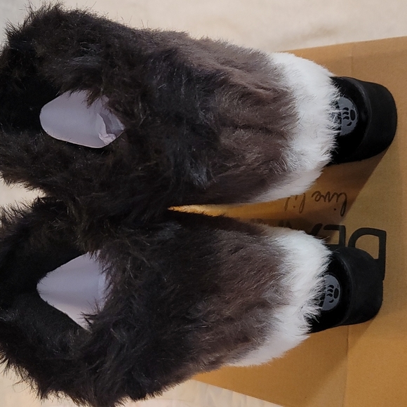 BEARPAW® Regina Suede Faux Fur Boot with NeverWet - Picture 3 of 7